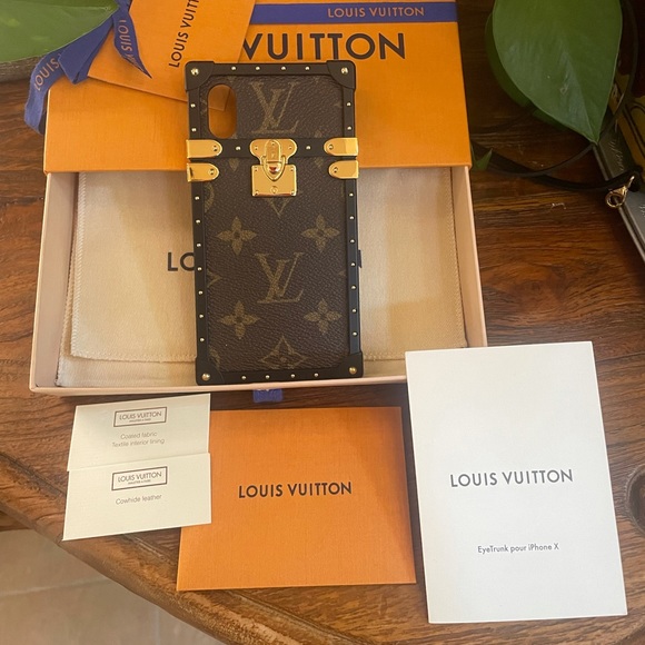 BRAND NEW LOUIS VUITTON EYE TRUNK WITH STRAP IPHONE X/XS (RARE ORIG.MONOGRAM) - Picture 3 of 8